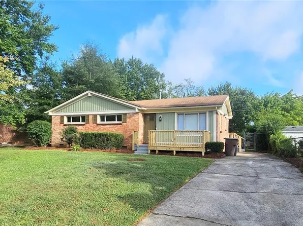 2509 Larkspur Dr, Greensboro, NC 27405