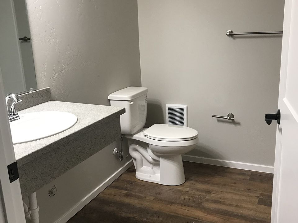 2nd image of 137 Ash St #1