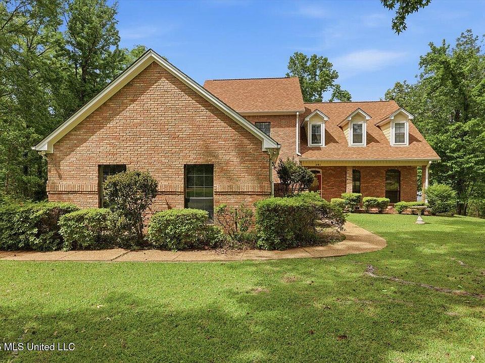 1st image of 361 Springhill Dr