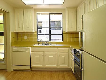 KITCHEN; PERGO FLOOR