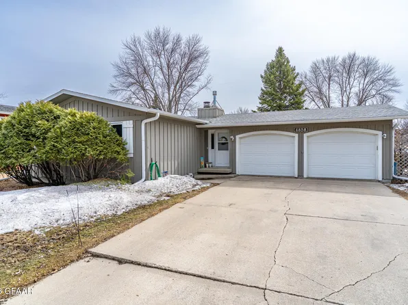4858 5th Ave N, Grand Forks, ND 58203