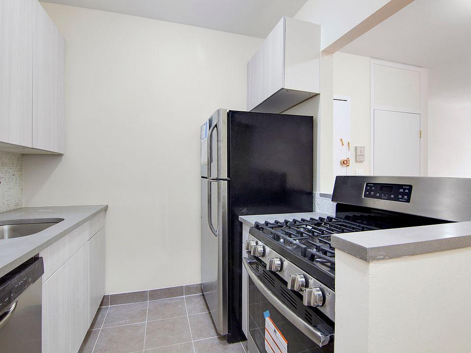2nd image of 414 W 119th St #5FW