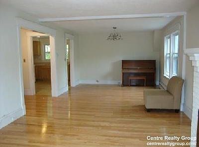 2nd image of 69 Beaconsfield Rd #71