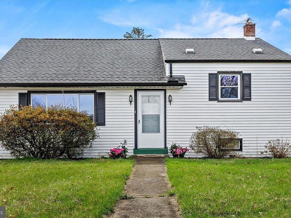 1st image of 5209 Crestwood Dr
