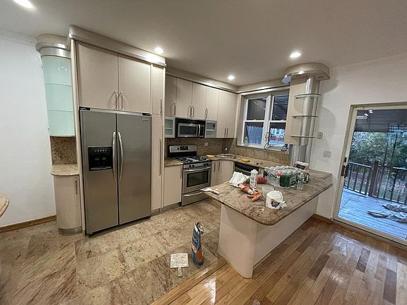4th image of 2208 E 28th St Floor 1
