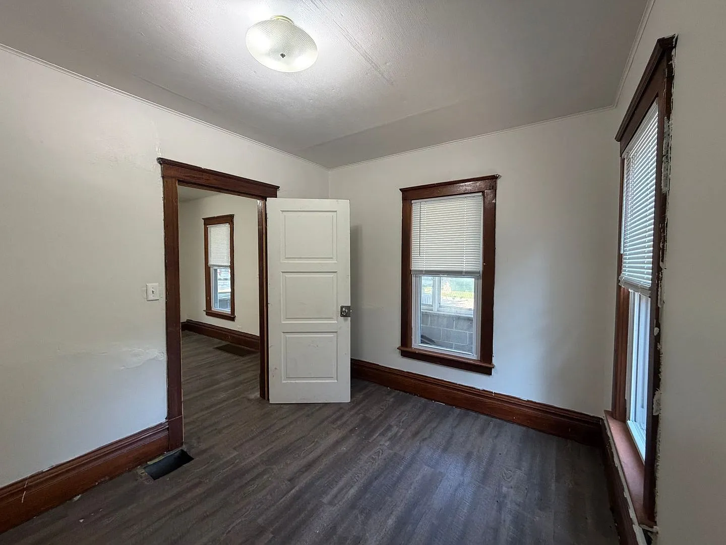 3 Bedroom 1 Bathroom Single Family Home — Photo 4