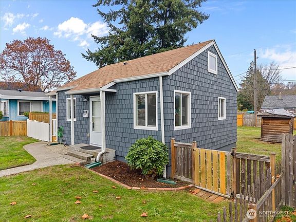 2nd image of 6031 S Oakes Street