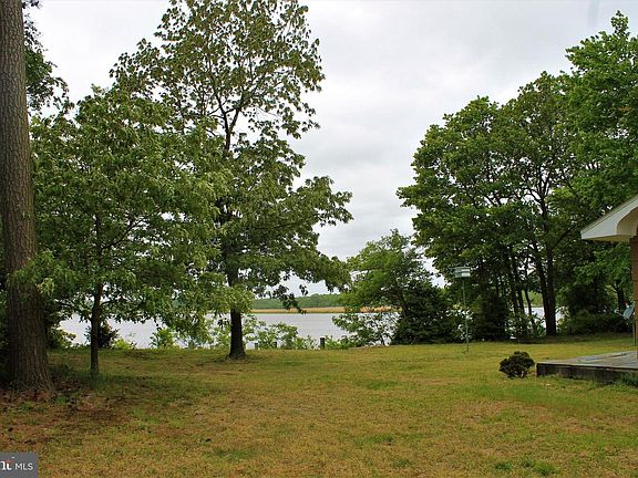 3rd image of 23260 Holly Park Dr