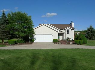15476 Simmons Ave NE, Cedar Springs, MI 49319