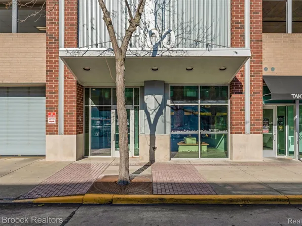 100 W 5th St APT 605, Royal Oak, MI 48067