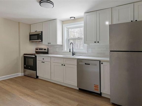 3rd image of 6 Seneca St