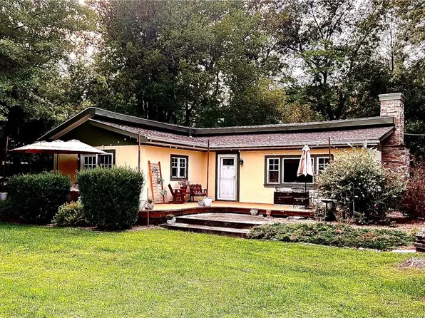 14 Dolfinger Place, Fishkill, NY 12524