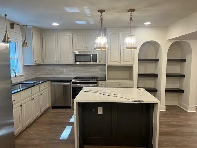 3933 Radnor Ave — Photo 4