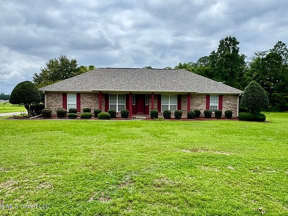 2nd image of 36 Maci Ln
