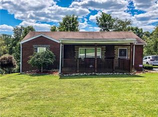 2430 Willowhurst Cir, New Castle, PA 16101
