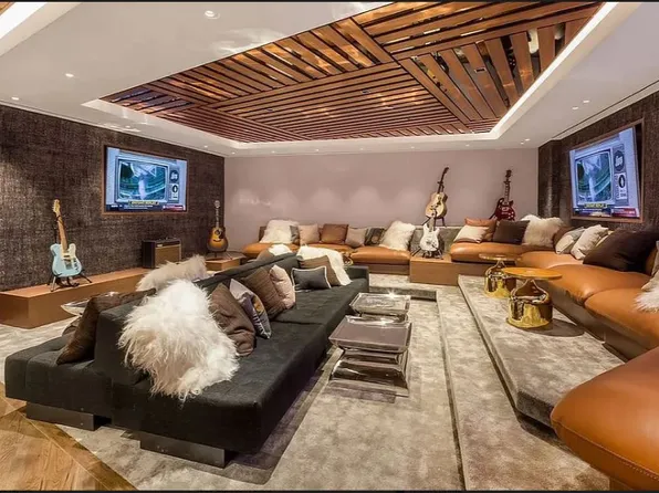 200 East 95th Street image 7 of 10