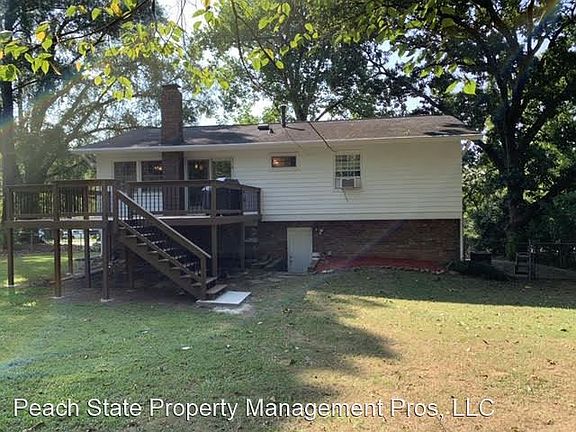4th image of 2137 Sun Valley Dr SE