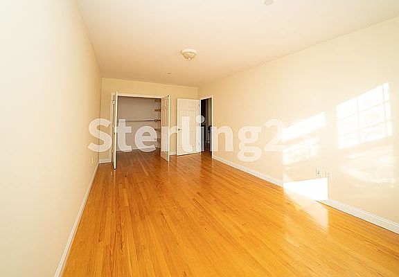 3rd image of 14-31 Astoria Blvd #4D