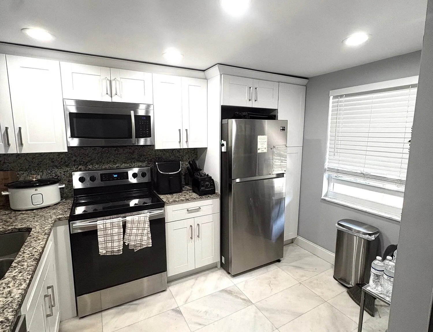 2 bed, 2.0 bath, 1064 sqft, $2,450 — Photo 2