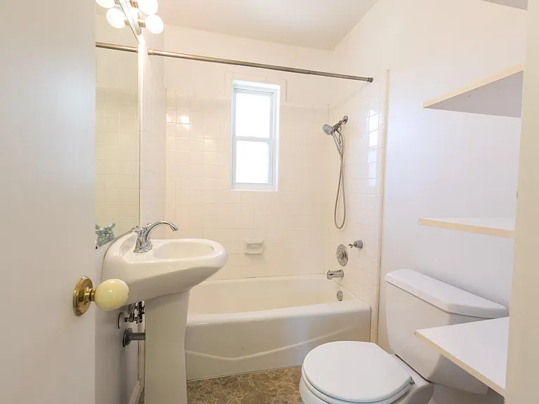 3334 S Pioneer St — Photo 4