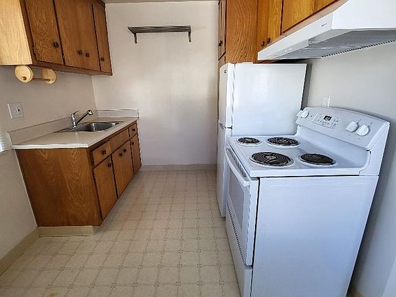 4th image of 516 Wesley Ave #1