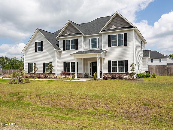 3rd image of 204 W Broughton Lane