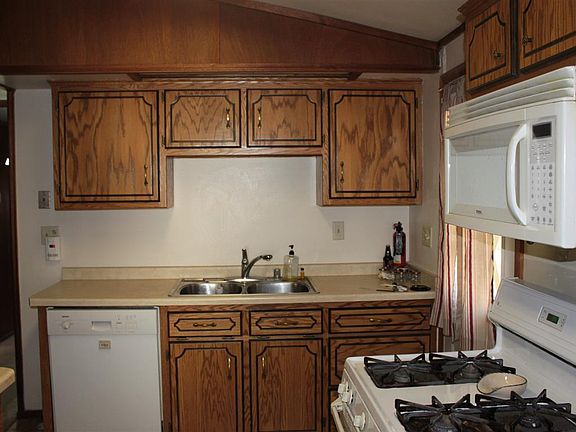 Kitchen w/Abundant Cabinets