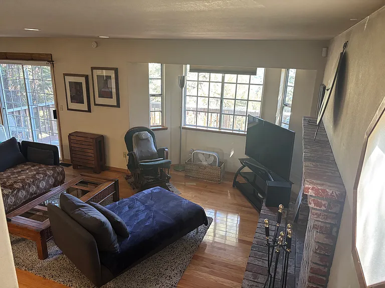 1102 Jungfrau Dr — Photo 4