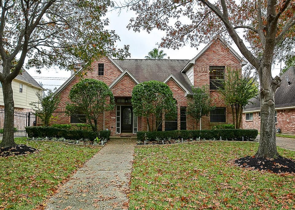 1st image of 20239 Brondesbury Dr