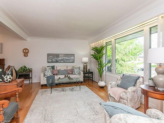 5th image of 78 Inwood Cres