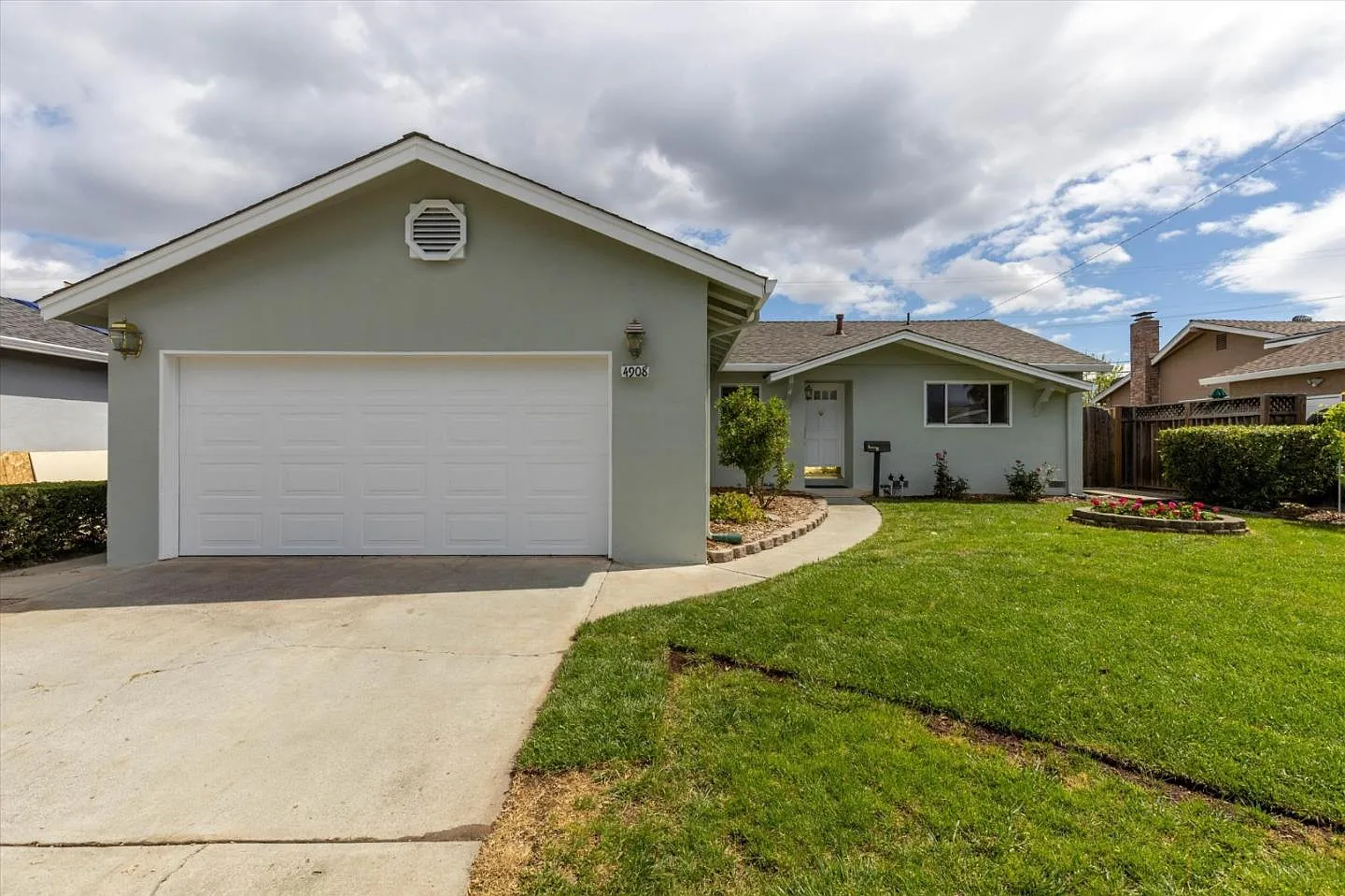 4908 Caroline Way photo 1