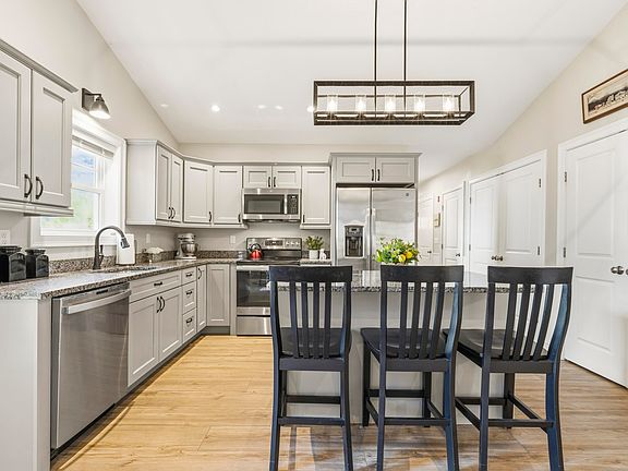 3rd image of 8 Conifer Drive #4