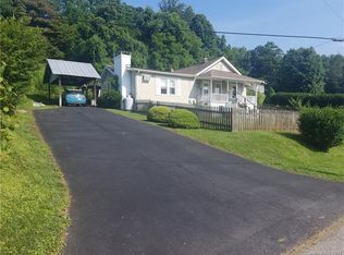 33 Medford Ave, Waynesville, NC 28786