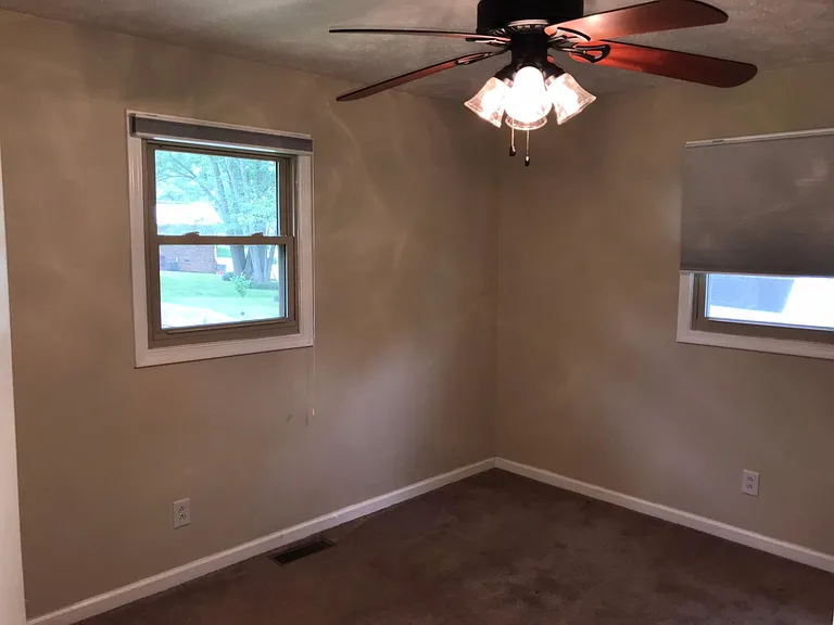 1203 Hales Ct — Photo 10