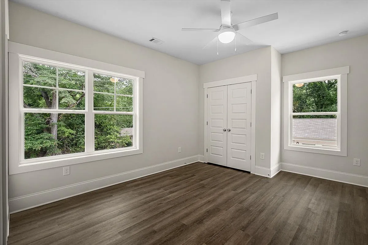 5 bed, 4.5 bath, 2184 sqft, $4,774 — Photo 4