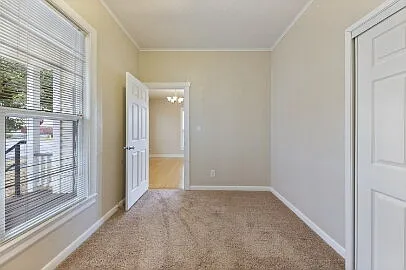 908 SE Shelton St — Photo 19