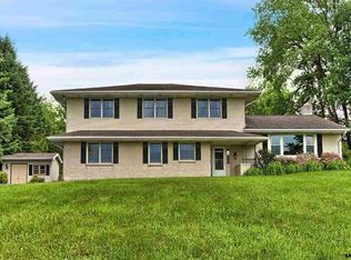 220 E Locust Ln, York, PA 17406