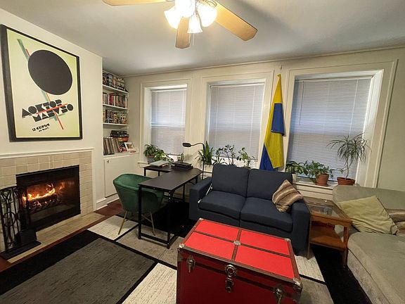 2nd image of 640 W Waveland Ave #E1