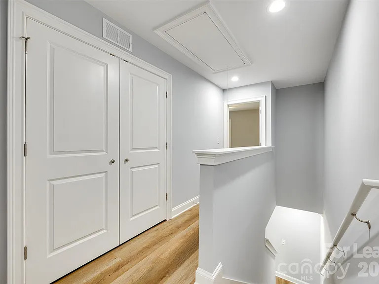 500 Dawn Cir #A — Photo 8