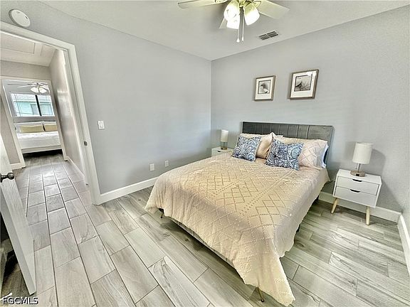 5th image of 4903 Vincennes St APT 210