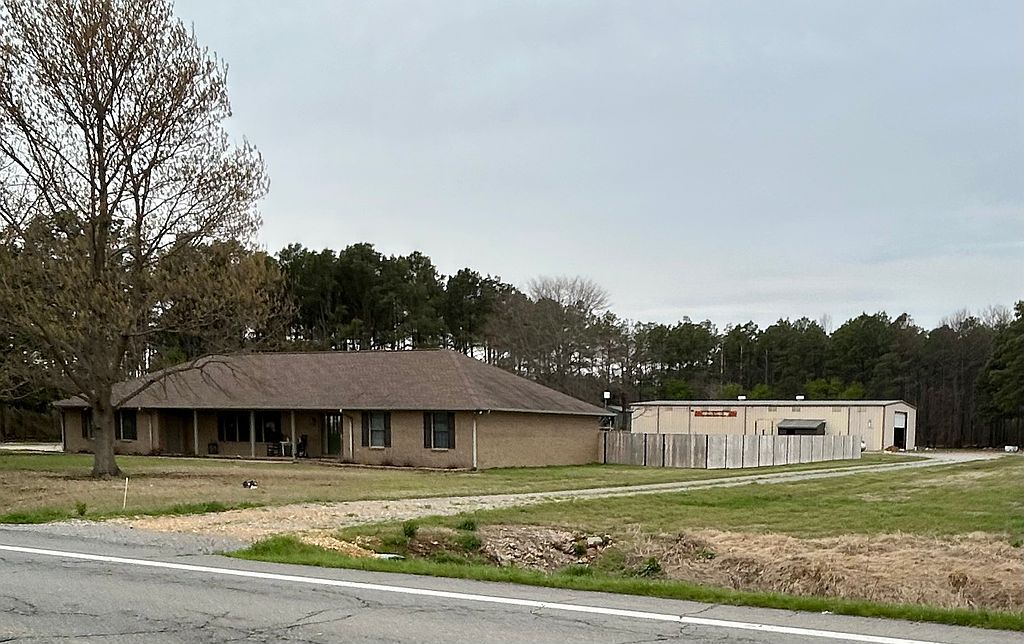 6056 Highway 11 N - Property Image