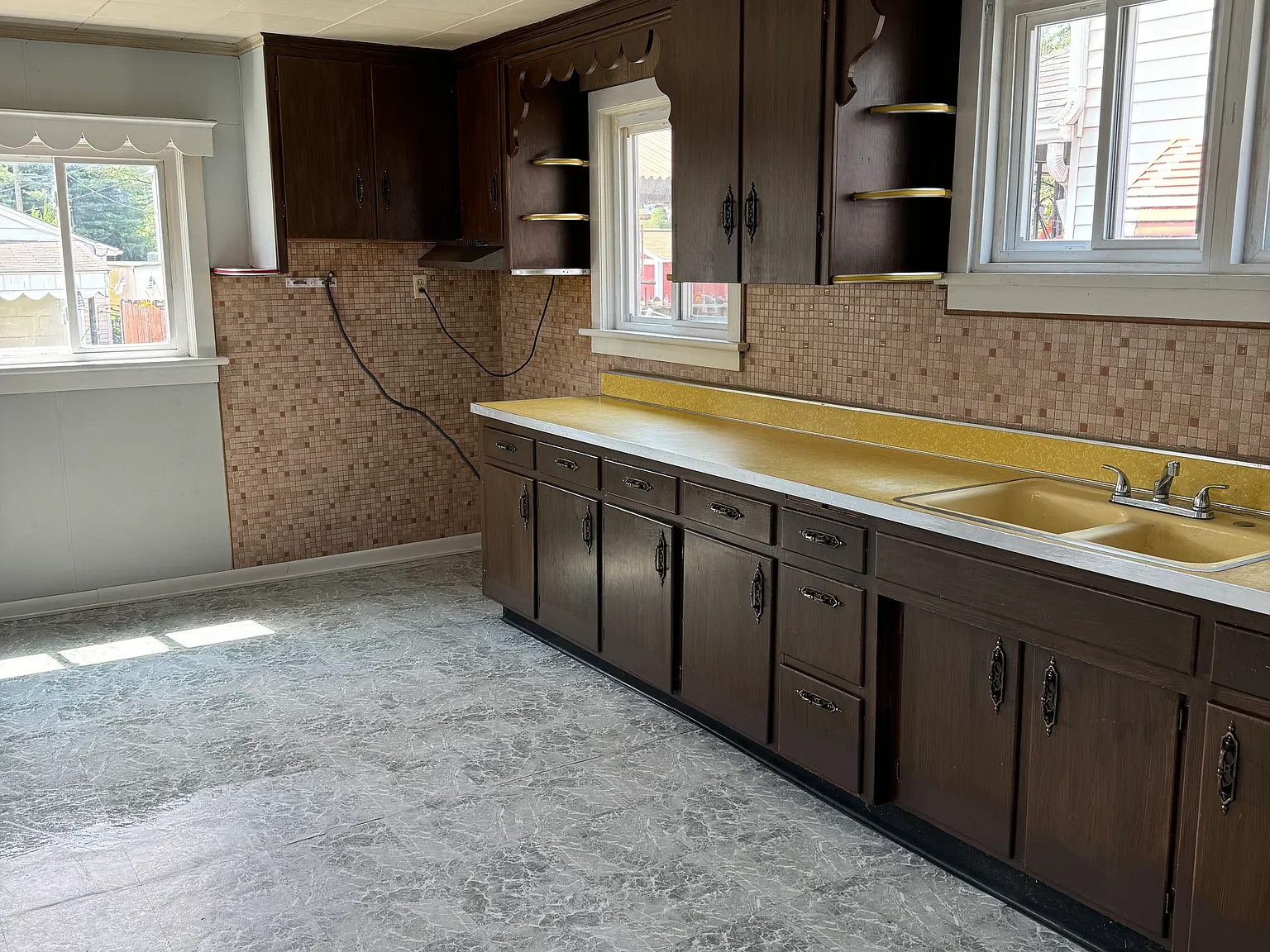 538 N Cedar St — Photo 3