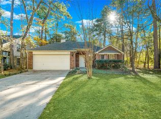 2 Village Knoll Pl, Spring, TX 77381