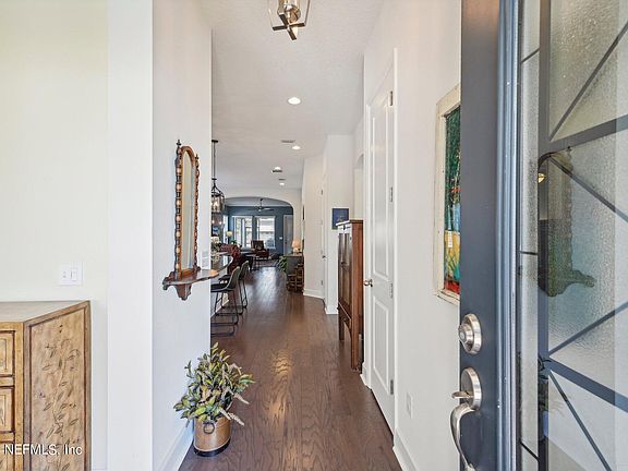 4th image of 51 BEACHBERRY Court