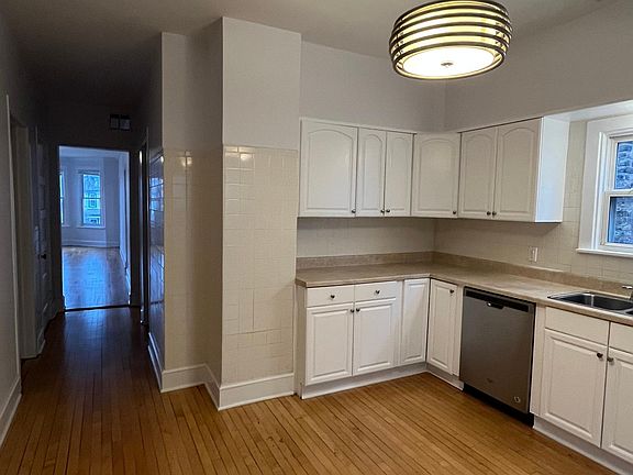 3rd image of 4919 N Winchester Ave #2