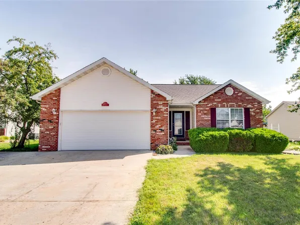 206 Tamaroa Dr, Wood River, IL 62095