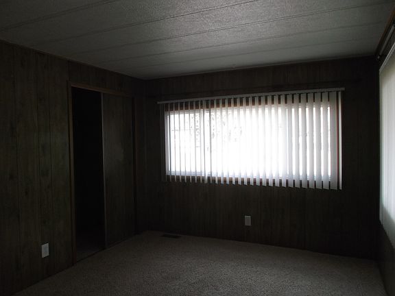 2nd image of 211 E Ross Ct