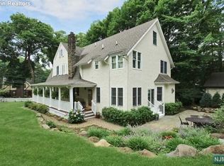 131 Valley View Ave, Ridgewood, NJ 07450