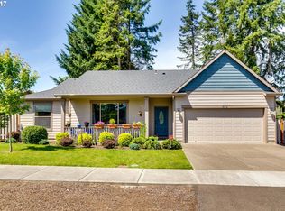 570 E Azalea St, Yamhill, OR