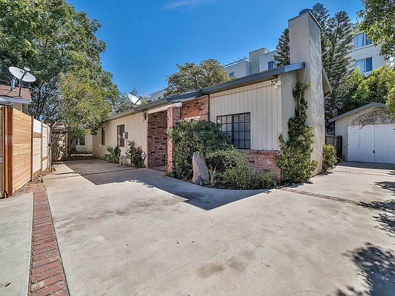 3rd image of 9226 Langdon Ave